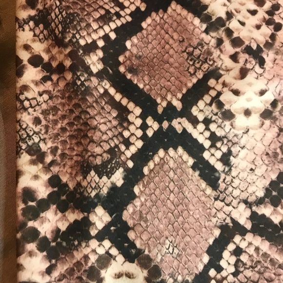 Evolution + Creation Extremely Realistic Python Capris Leggings/ Tights Sz Small - Picture 10 of 15